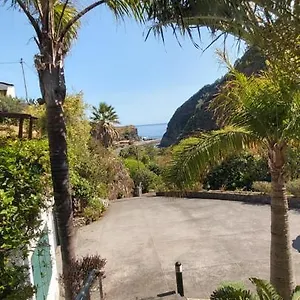 Paraiso Resiliente Santana (Madeira)